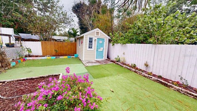 2912 HAWTHORNE STREET, Sarasota, FL 34239