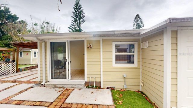 2912 HAWTHORNE STREET, Sarasota, FL 34239