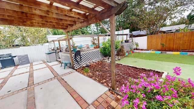 2912 HAWTHORNE STREET, Sarasota, FL 34239