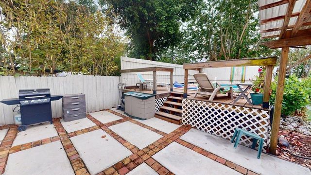 2912 HAWTHORNE STREET, Sarasota, FL 34239