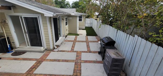 2912 HAWTHORNE STREET, Sarasota, FL 34239