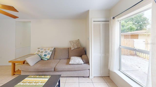 2912 HAWTHORNE STREET, Sarasota, FL 34239