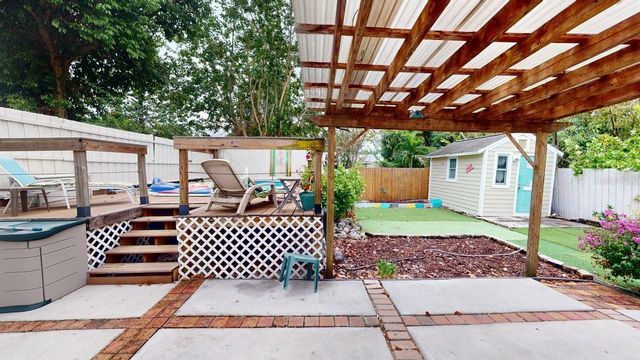 2912 HAWTHORNE STREET, Sarasota, FL 34239