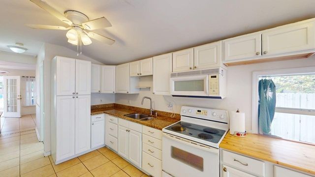 2912 HAWTHORNE STREET, Sarasota, FL 34239
