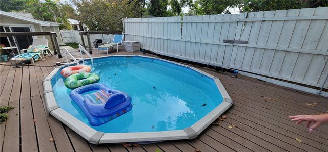2912 HAWTHORNE STREET, Sarasota, FL 34239