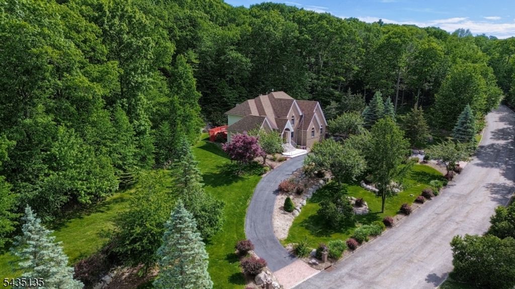 26 Stonehedge Dr, Hardyston Twp., NJ 07460 — exterior