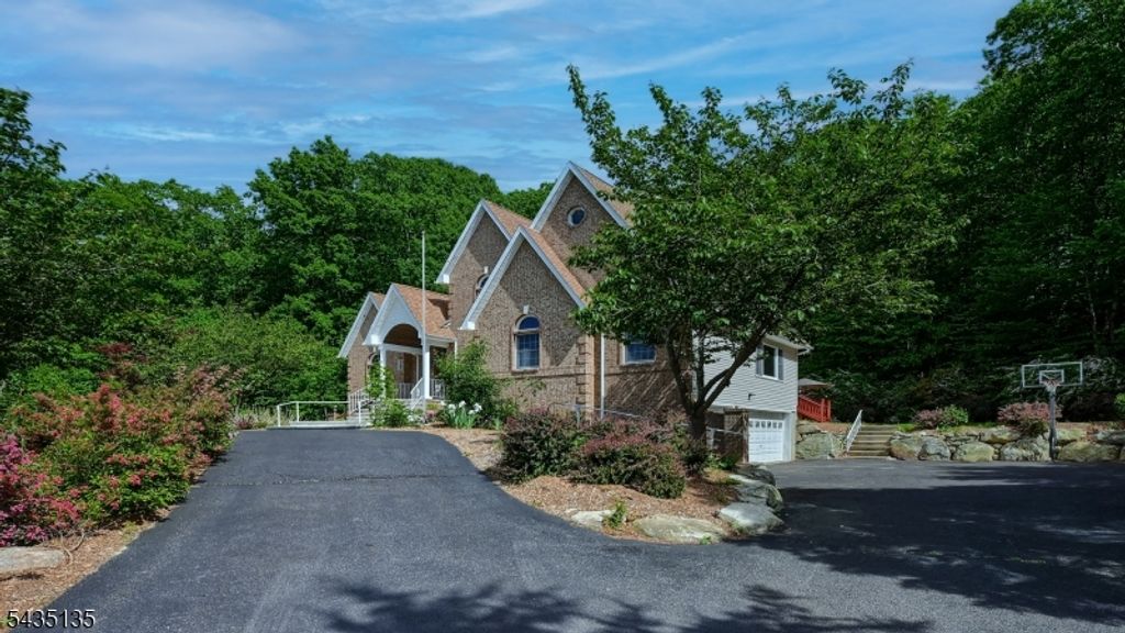 26 Stonehedge Dr, Hardyston Twp., NJ 07460 — photo 3