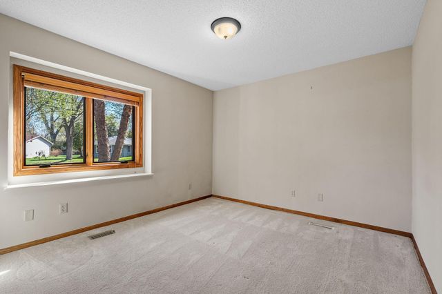 5611 Indiana Avenue N, Brooklyn Center, MN 55429