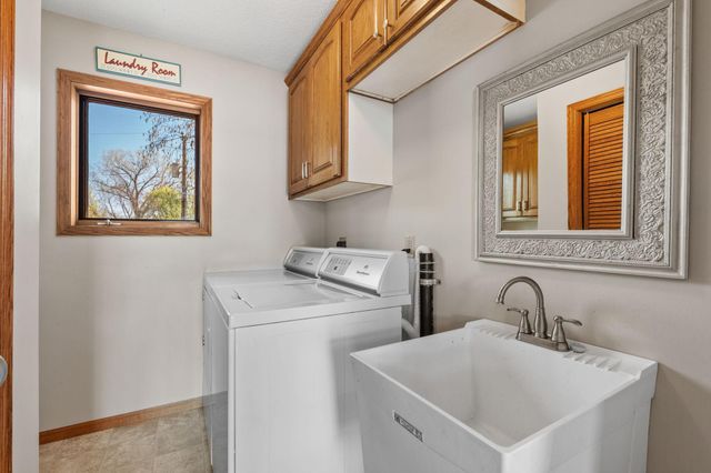 5611 Indiana Avenue N, Brooklyn Center, MN 55429