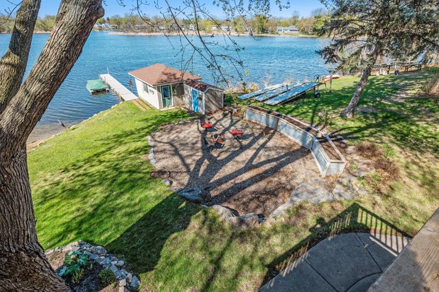 5611 Indiana Avenue N, Brooklyn Center, MN 55429