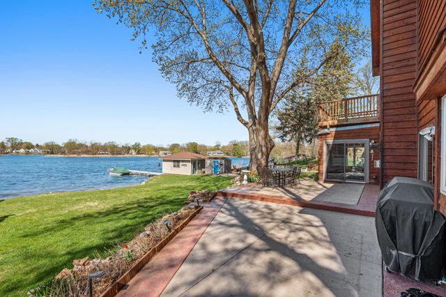 5611 Indiana Avenue N, Brooklyn Center, MN 55429