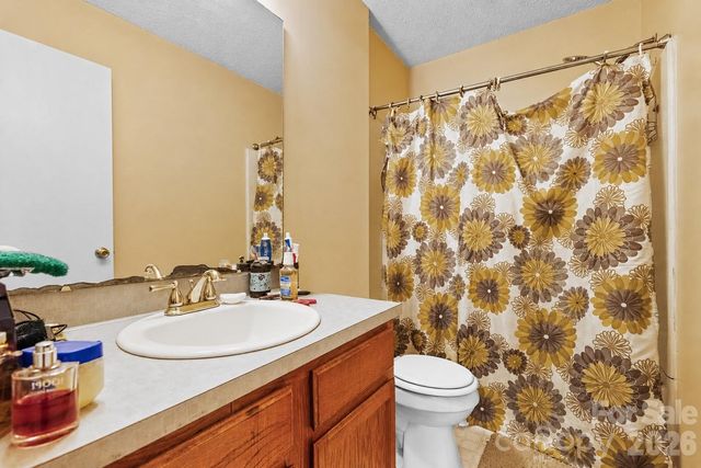 615 Pennwood Lane, Charlotte, NC 28215