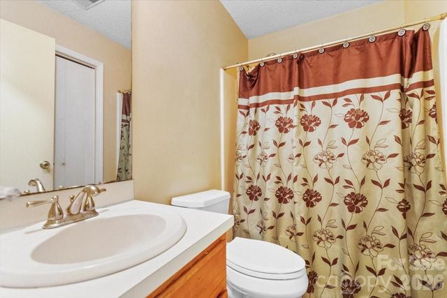 615 Pennwood Lane, Charlotte, NC 28215