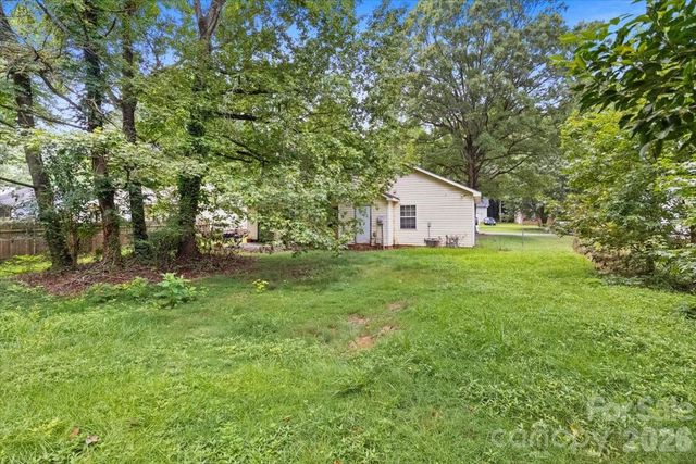 615 Pennwood Lane, Charlotte, NC 28215