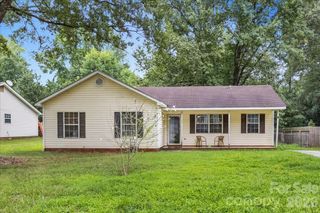 615 Pennwood Lane, Charlotte, NC 28215