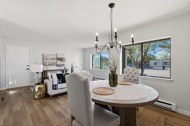 325 Shannon Place NW, Albuquerque, NM 87107