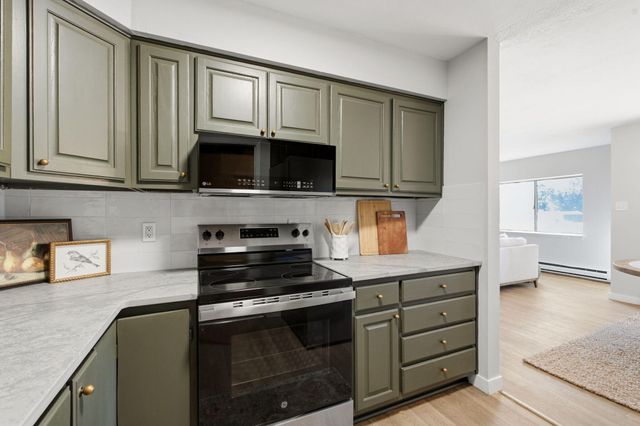 325 Shannon Place NW, Albuquerque, NM 87107