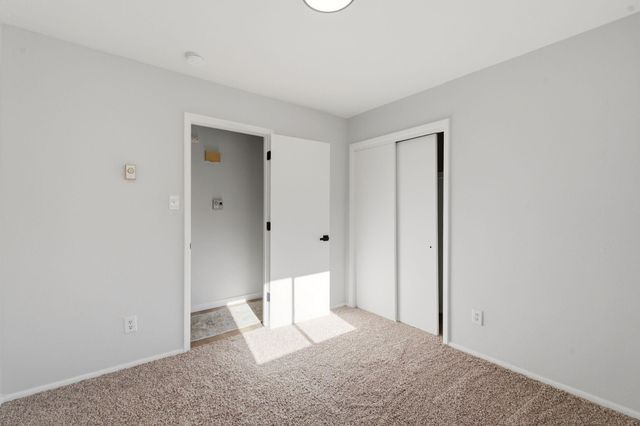 325 Shannon Place NW, Albuquerque, NM 87107