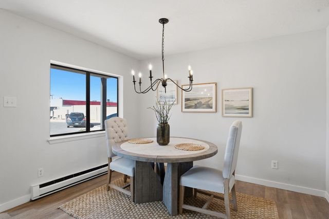 325 Shannon Place NW, Albuquerque, NM 87107