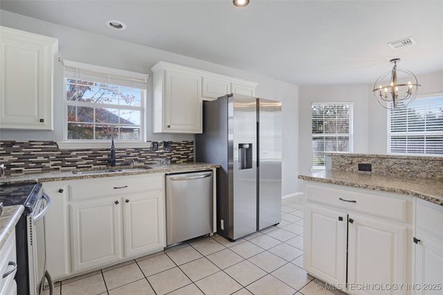 93 Summit Circle, Durant, OK 74701