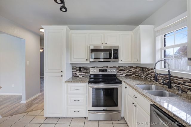 93 Summit Circle, Durant, OK 74701