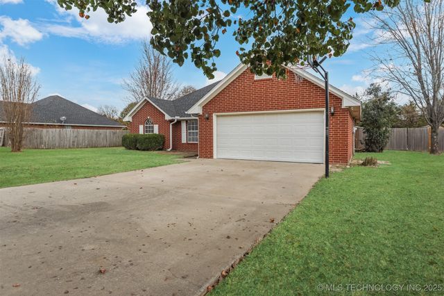 93 Summit Circle, Durant, OK 74701
