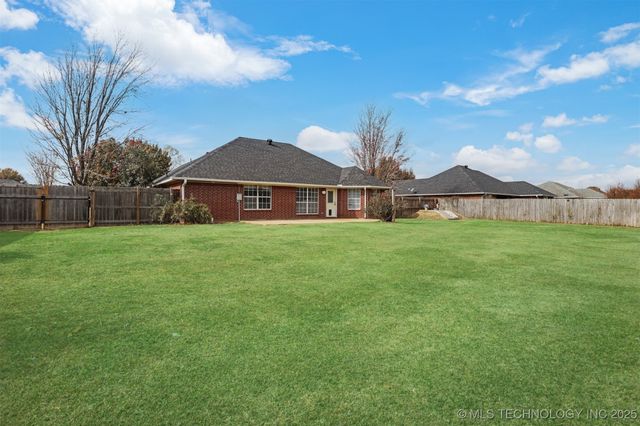 93 Summit Circle, Durant, OK 74701