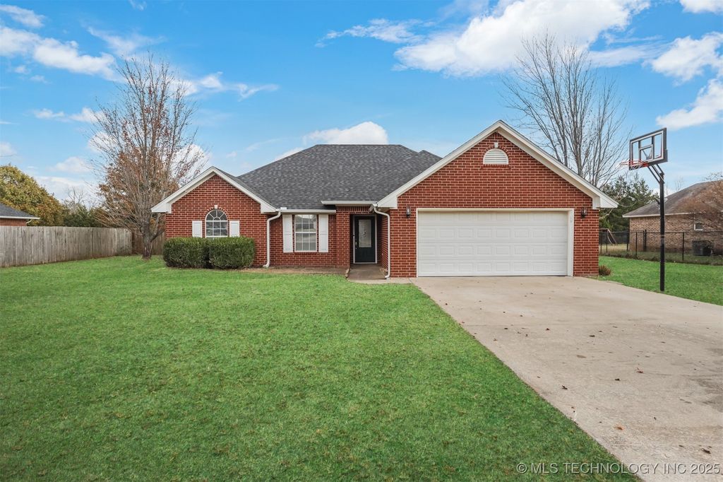 93 Summit Circle, Durant, OK 74701