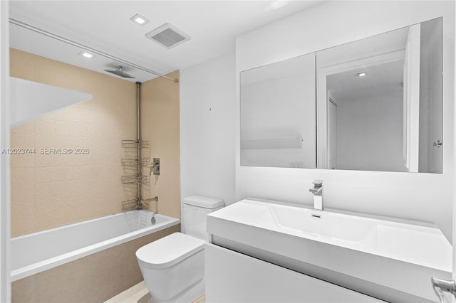 1541 Brickell Ave C1607, Miami, FL 33129