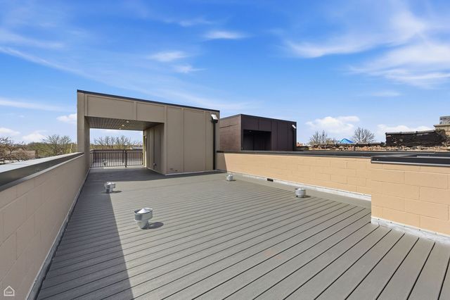 4132 S Calumet Avenue 301, Chicago, IL 60653