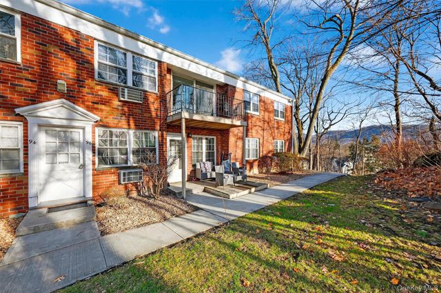 4 Colonial Road 96, Beacon, NY 12508