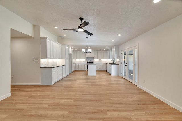 1211 Mere Drive, Pinehurst, TX 77362