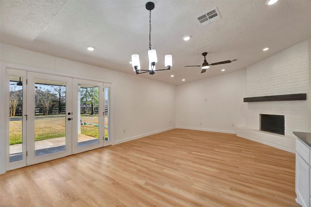 1211 Mere Drive, Pinehurst, TX 77362