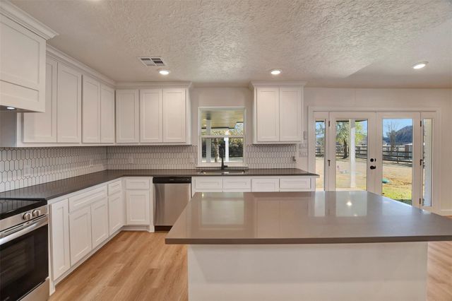 1211 Mere Drive, Pinehurst, TX 77362