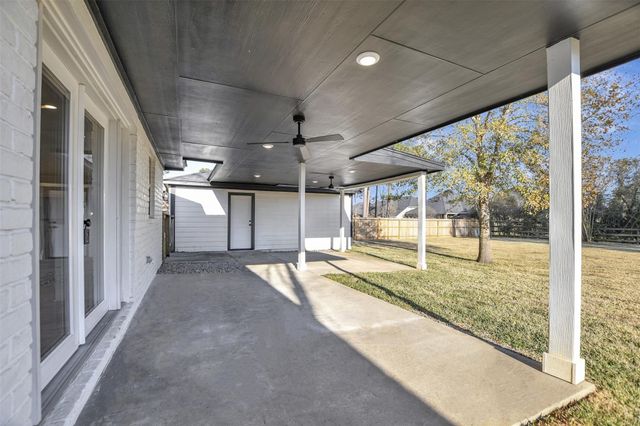 1211 Mere Drive, Pinehurst, TX 77362