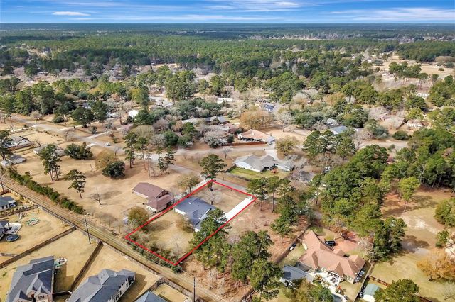 1211 Mere Drive, Pinehurst, TX 77362