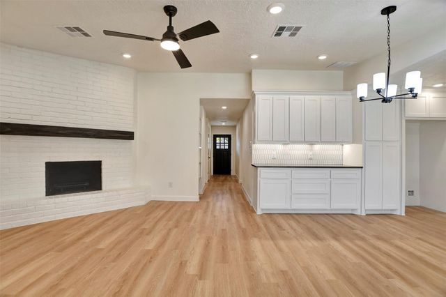 1211 Mere Drive, Pinehurst, TX 77362