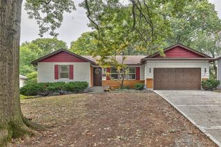 10814 Oak Street, Kansas City, MO 64114