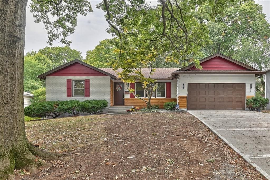 10814 Oak Street, Kansas City, MO 64114