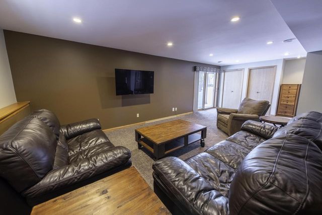 212 Yarrow Hill Drive, Cottage Grove, WI 53527