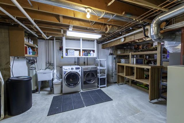 212 Yarrow Hill Drive, Cottage Grove, WI 53527