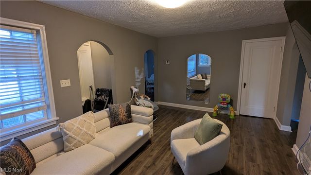 4558 17th Street NW, Canton, OH 44708