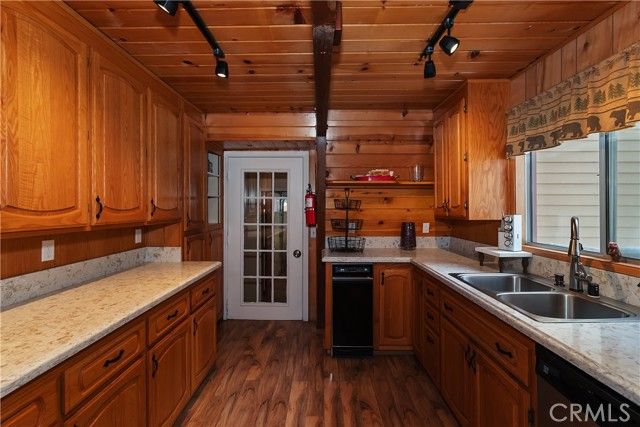 764 Crestwood, Big Bear Lake, CA 92315