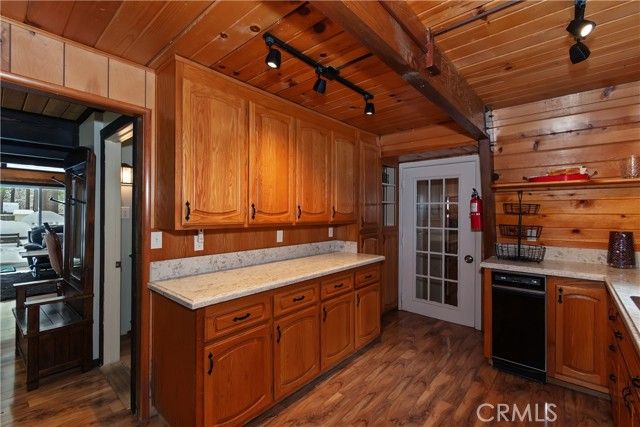 764 Crestwood, Big Bear Lake, CA 92315