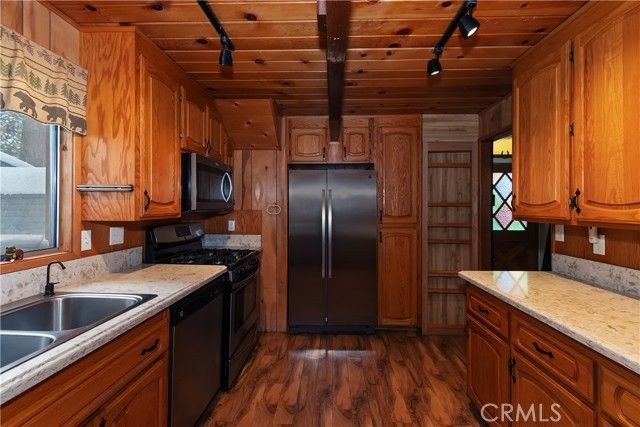 764 Crestwood, Big Bear Lake, CA 92315