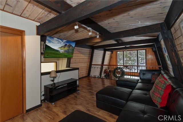 764 Crestwood, Big Bear Lake, CA 92315