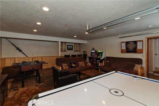 764 Crestwood, Big Bear Lake, CA 92315