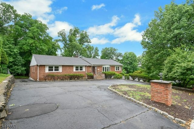 26 Alpine Dr, Wayne Twp., NJ 07470