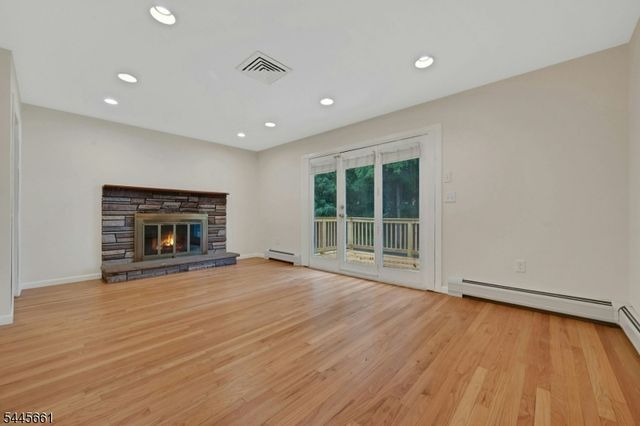 26 Alpine Dr, Wayne Twp., NJ 07470