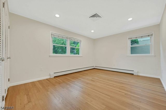 26 Alpine Dr, Wayne Twp., NJ 07470
